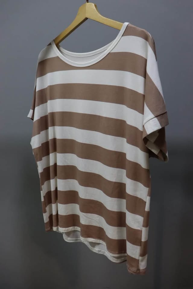 Blusa Listrada Donna Caramelo e Branco - frente - Madame La Donna